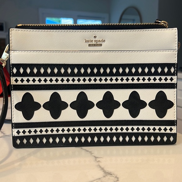 kate spade Handbags - Kate Spade cross body purse